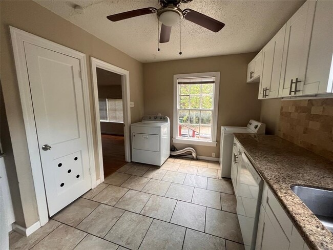 Building Photo - 819 E 31st St