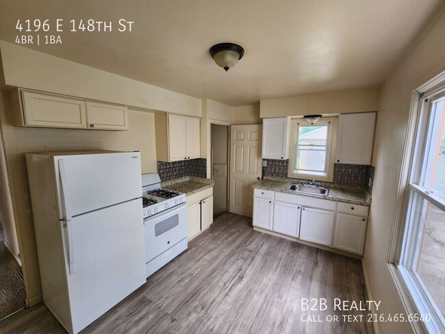 Building Photo - 4196 E 148th St