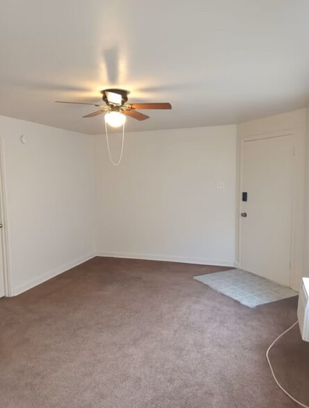 Building Photo - 5821 Stieren Dr