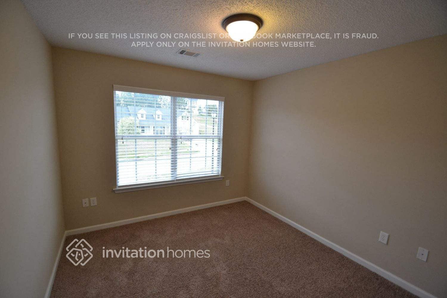 Building Photo - 5767 Village Loop