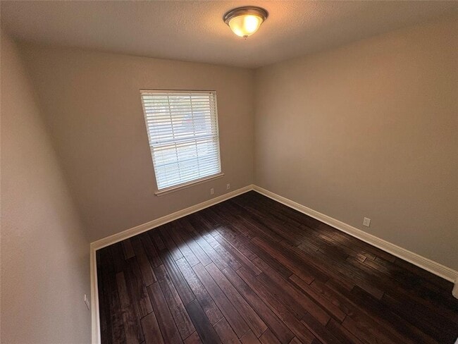 Building Photo - 10106 Missel Thrush Dr