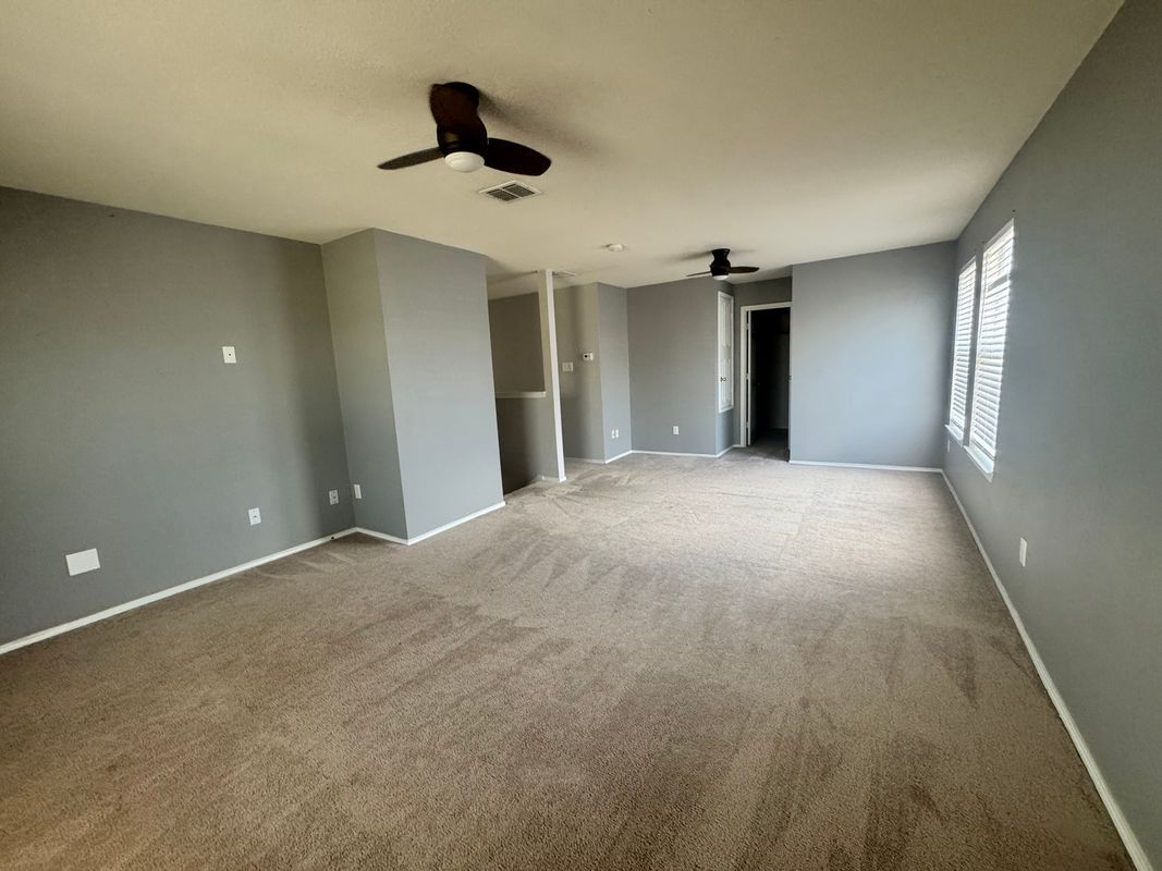 Building Photo - 1705 River Oaks Dr