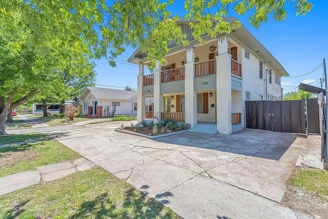 Building Photo - 1230 NW 28th St