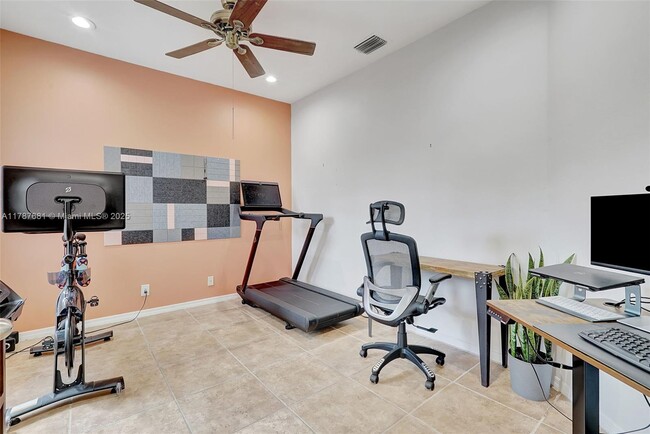 Building Photo - 1171 NW 185th Ave