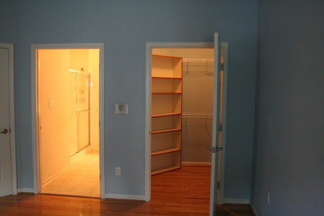 Building Photo - 4945 Decker Way