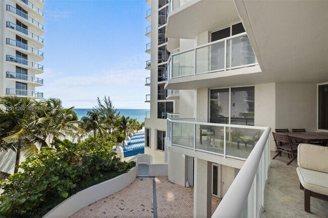 Building Photo - 18671 Collins Ave