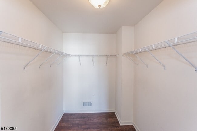 Building Photo - 135 Winding Hill Dr