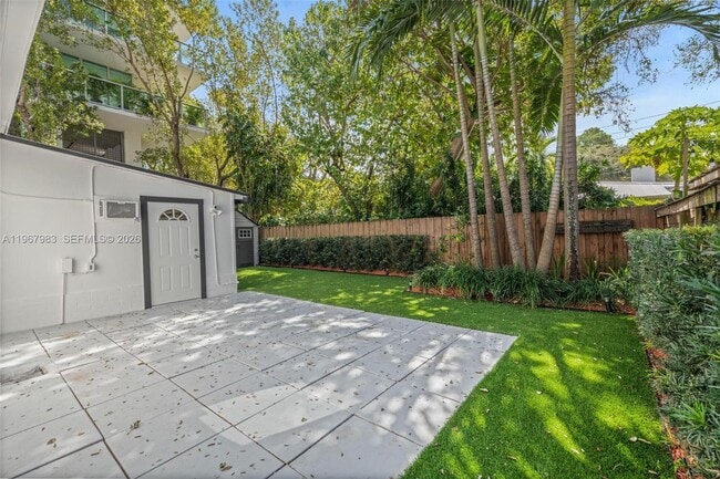 Building Photo - 710 NE 62nd St