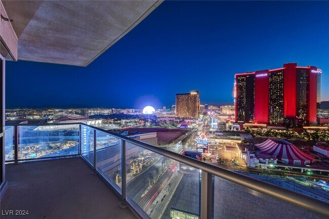 Building Photo - 2700 S Las Vegas Blvd