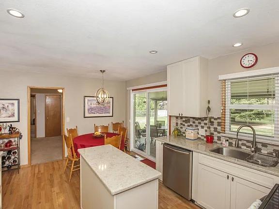 Building Photo - 1020 Meadowbrook Dr