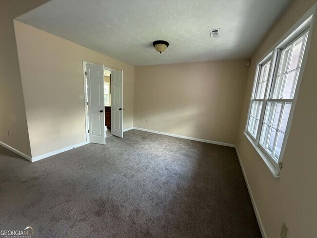 Building Photo - 7021 Whitfield Dr