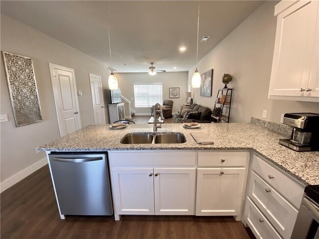 Building Photo - 7608 Har-Ber Ave