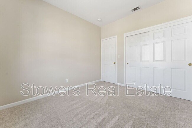 Building Photo - 137 Woodcrest Dr