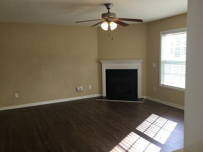 Building Photo - 378 Walden Ridge Ct