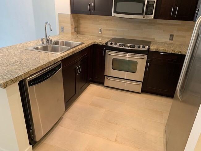Building Photo - North Canal Station Condo