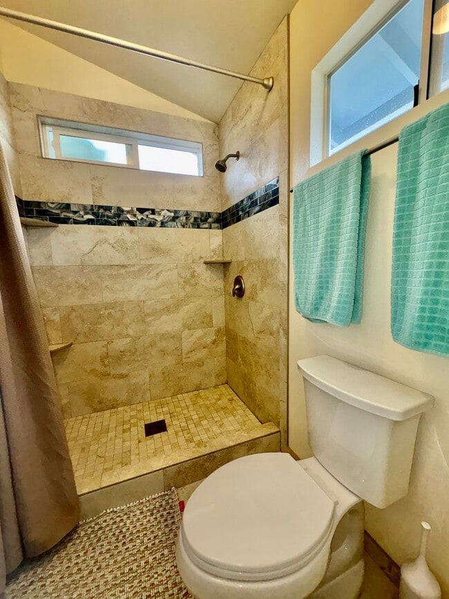 Building Photo - Turn-Key 2-Bedroom Home in The Pines – Ocean & Mountain Views!