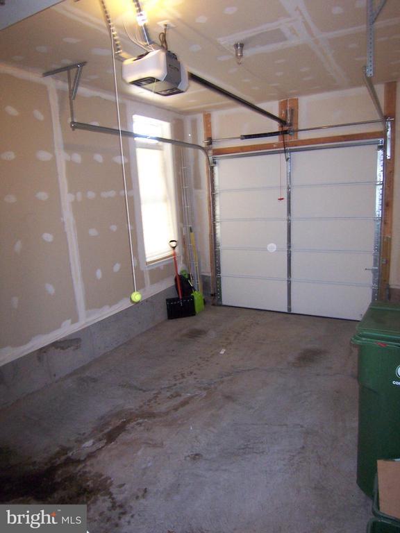 Building Photo - 4618 Battenburg Ln