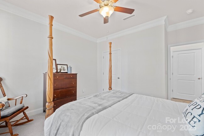 Building Photo - 758 Latrobe Dr