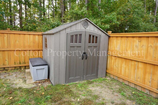 Building Photo - 9343 Cassadine Ct