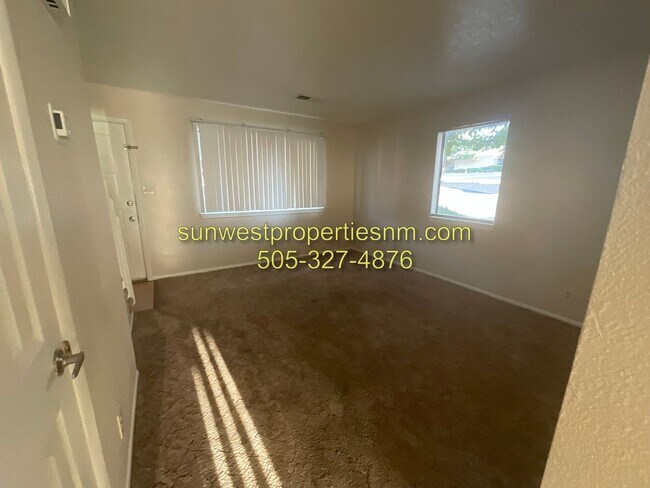 Building Photo - 1701 E Cliffside Dr