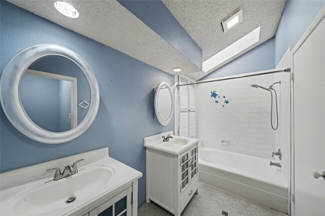 Building Photo - 3206 Sturbridge Ln