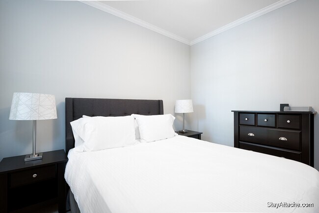 Building Photo - 1724 21st St NW