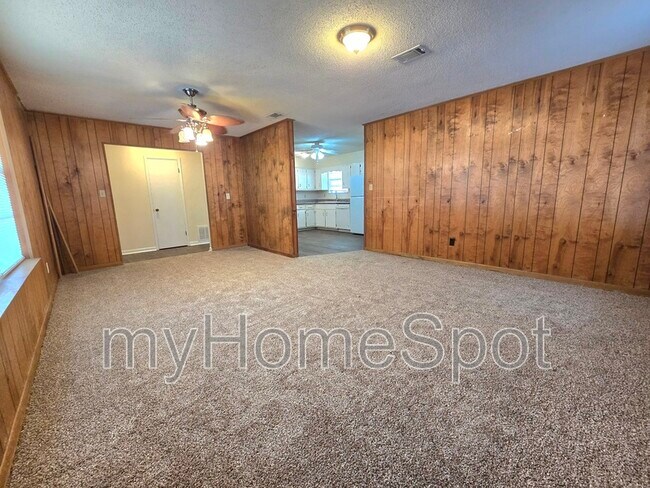 Building Photo - 3230 Palmdale Ave