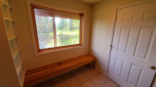 Building Photo - Perfect Townhome in the Boreas Pass Neighborhood