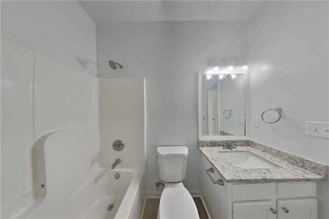 Building Photo - 5050 Roxton Ln