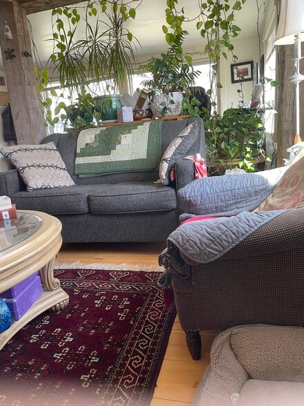 Living room - 14 Sandy Beach Rd