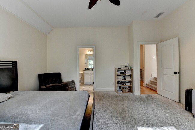 Building Photo - 11037 Estates Cir