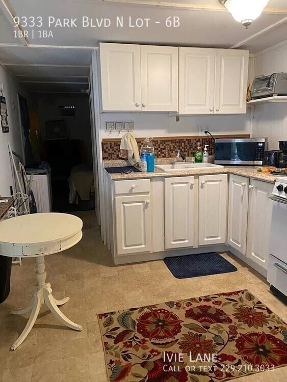 Building Photo - 9333 Park Blvd