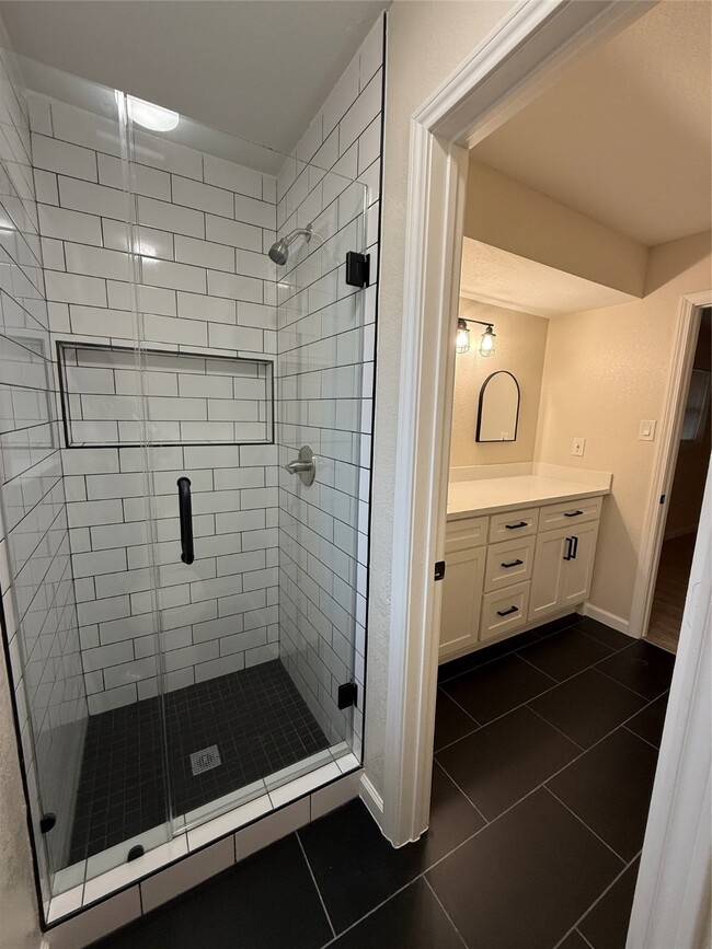 Building Photo - 4747 Clover St