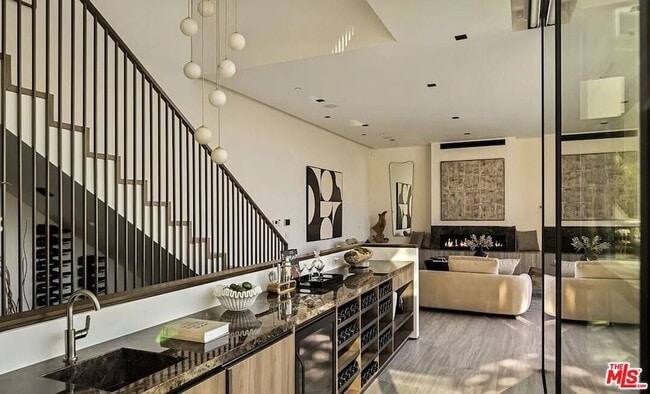 Building Photo - 8765 Hollywood Blvd