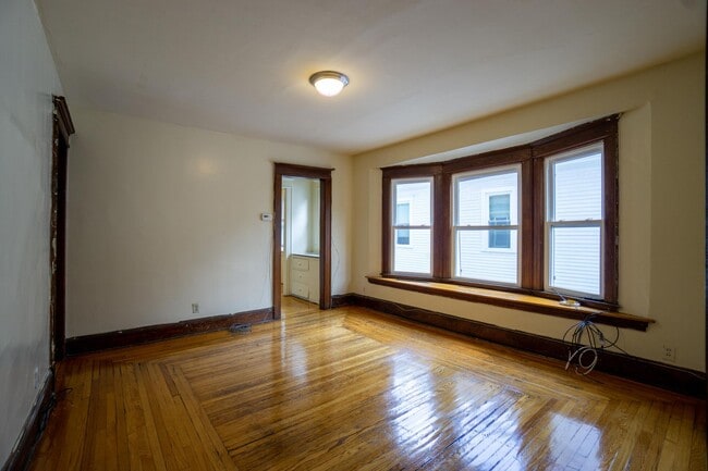Building Photo - 725 Livingston Ave