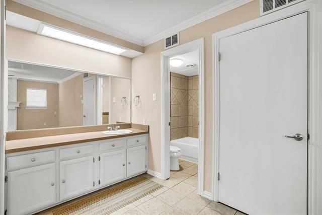 Building Photo - 2724 Meadowstone Ct