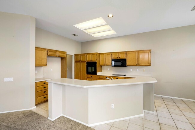 Building Photo - 78462 Palm Tree Ave