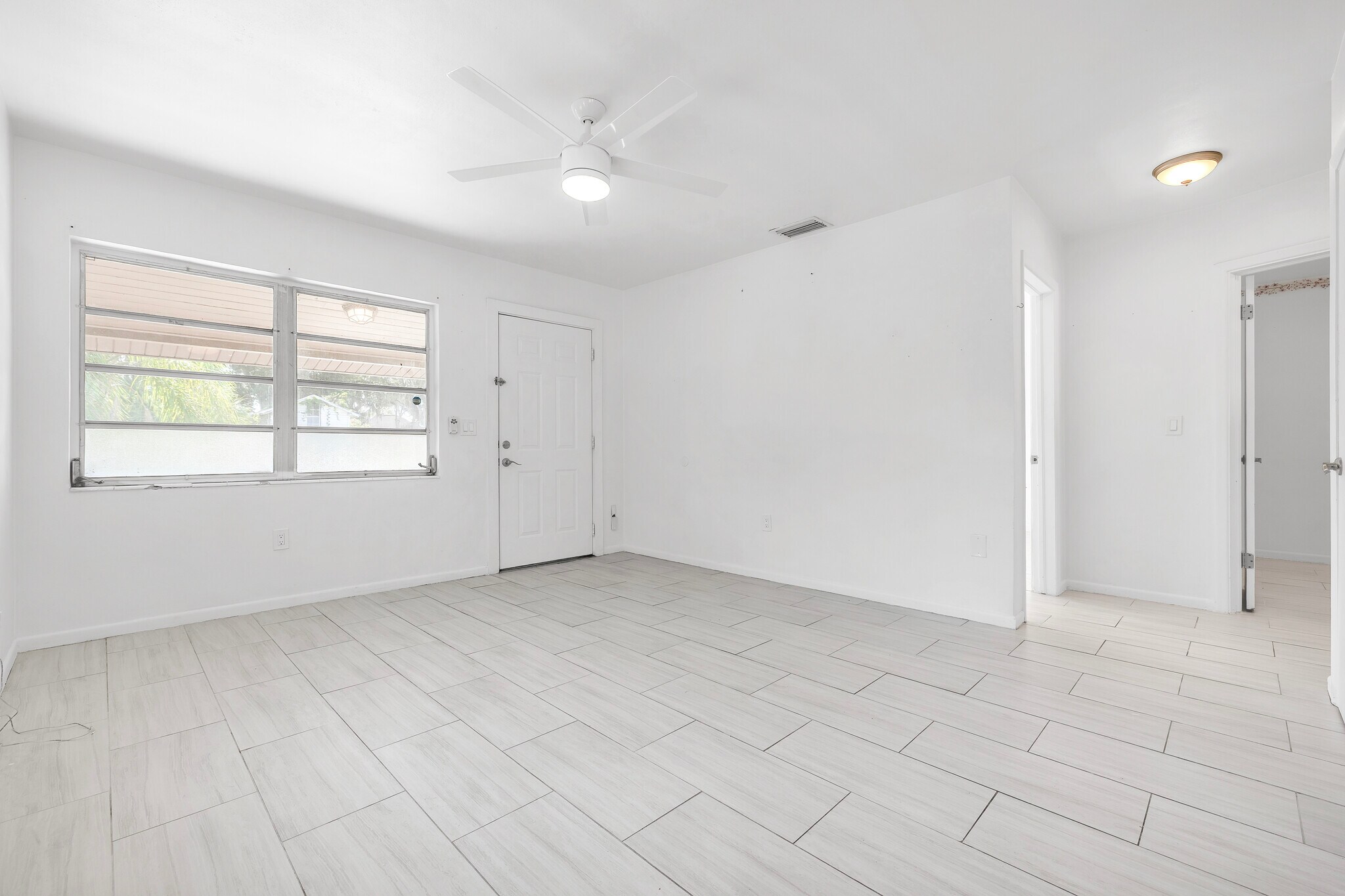 Building Photo - 313 N Arcadia Ave