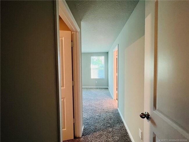 Building Photo - 3913 SE Mentmore Ln