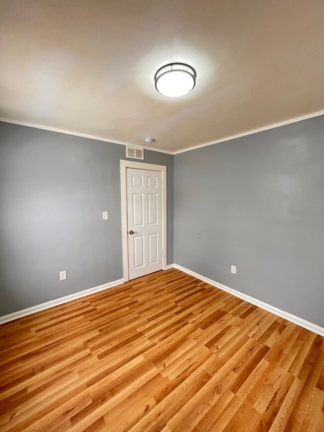 Building Photo - Charming 3-Bedroom Home with Modern Comfor...