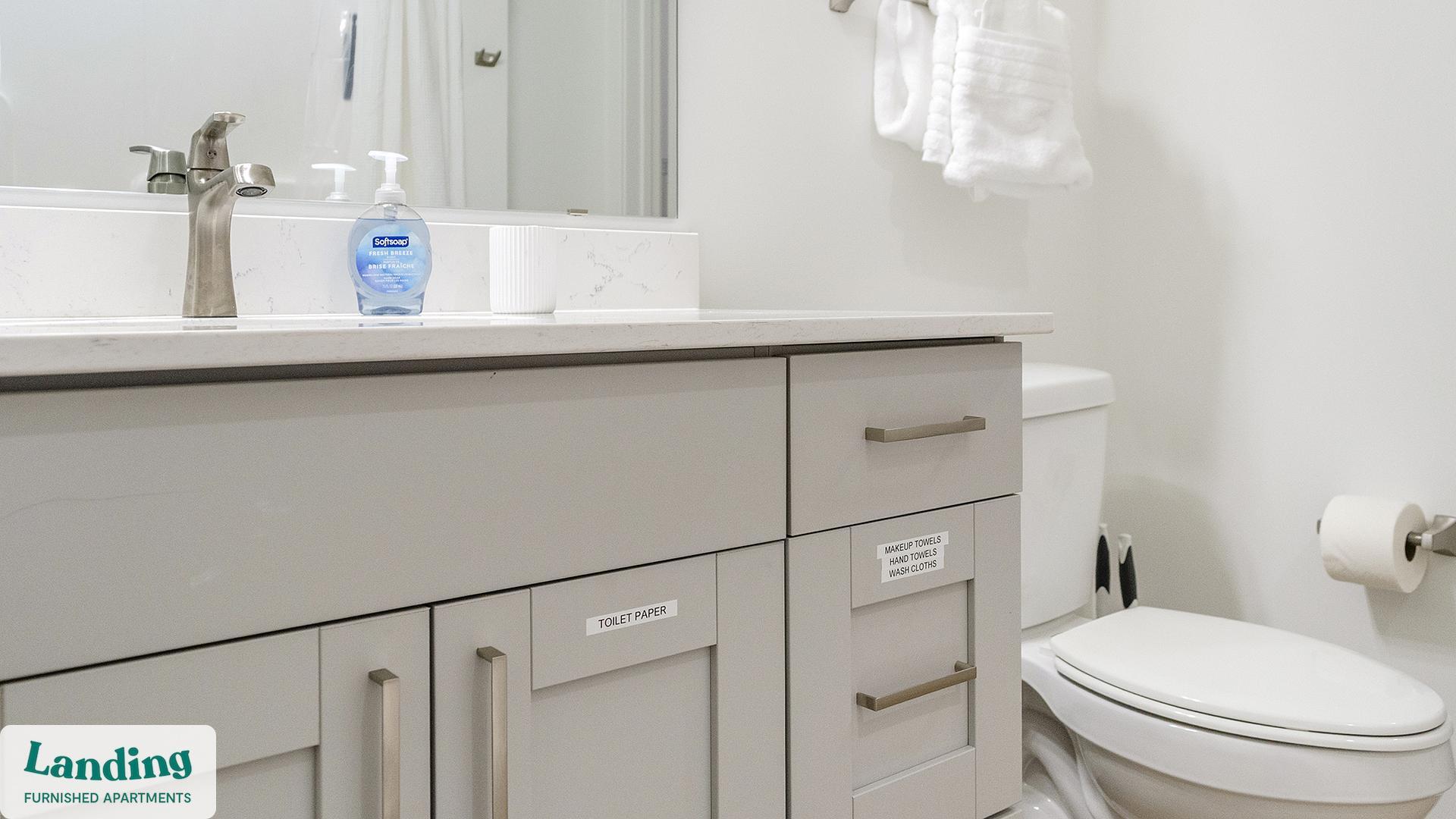 Building Photo - 650 N Main St