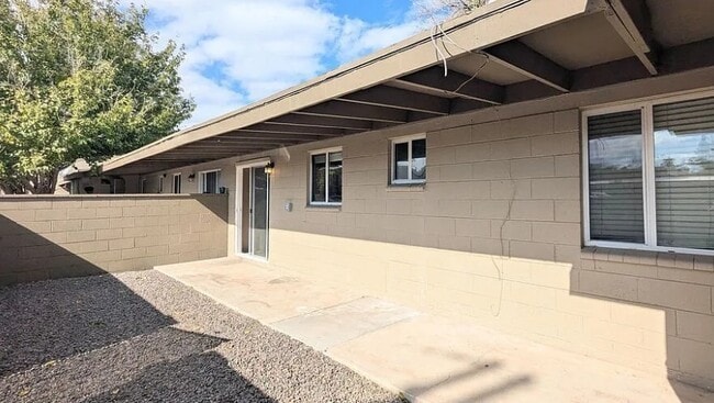 Building Photo - 2821 N Columbus Blvd