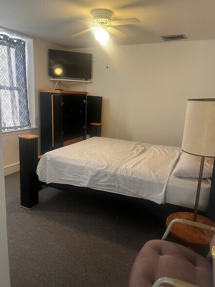 Building Photo - 1401 Beech Ave