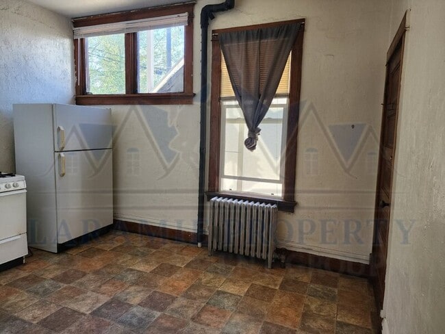 Building Photo - 508 E Garfield St