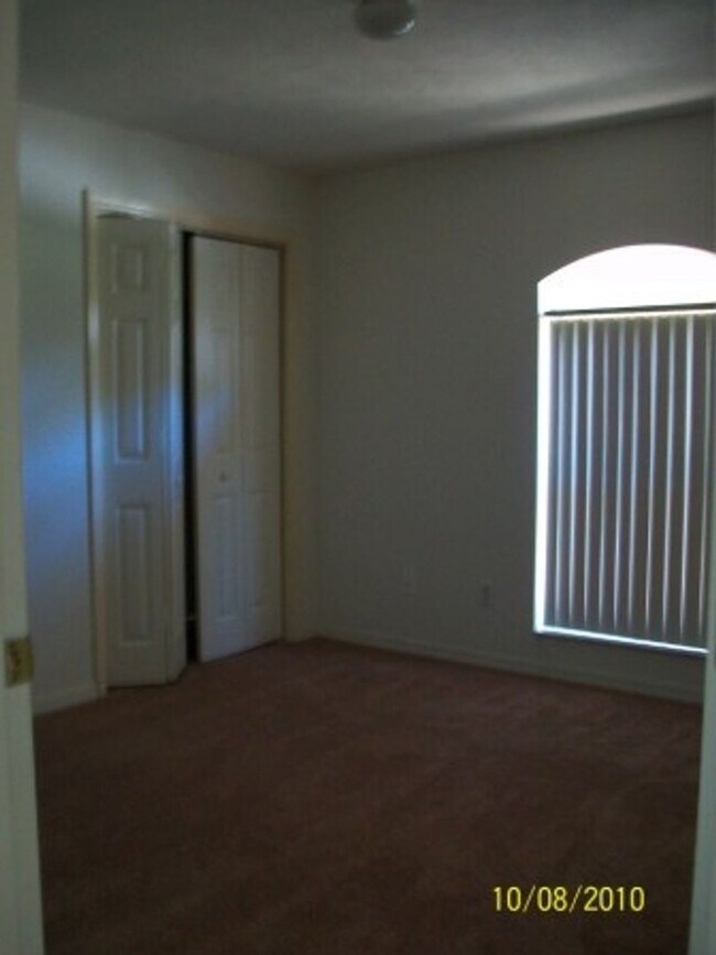 Building Photo - Cambridge Greens 3/2/2