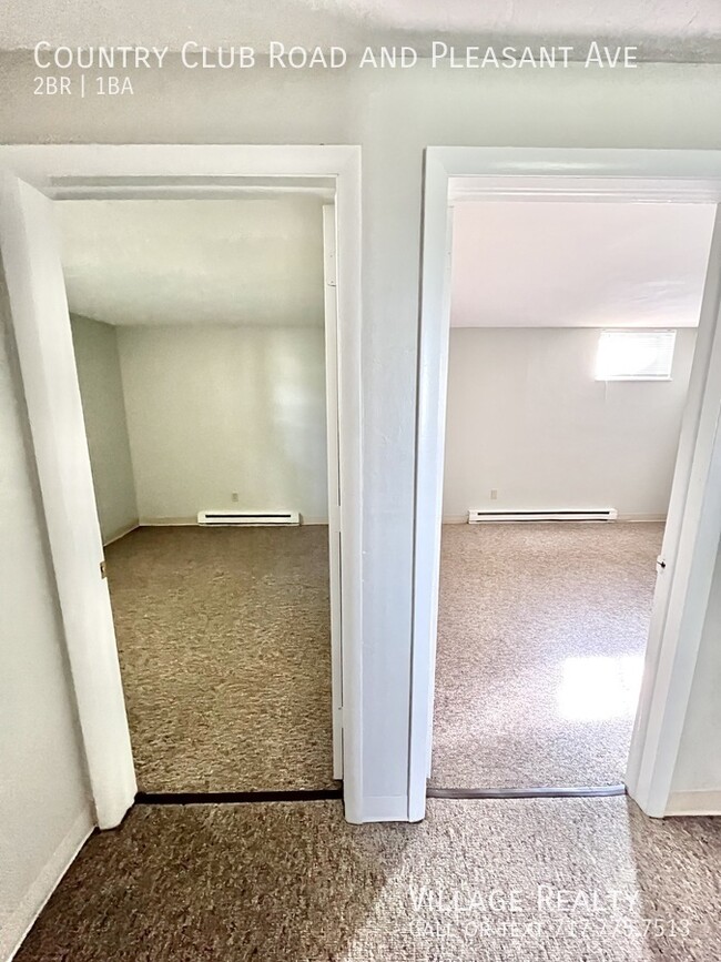 Building Photo - Roomy, remodeled 2-bed w/ on-site laundry ...