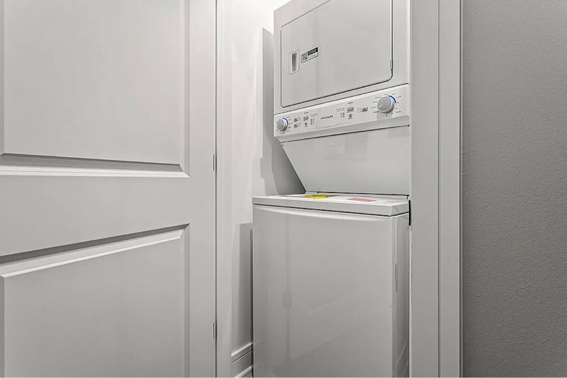 Building Photo - 4827 S St Lawrence Ave