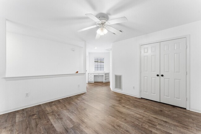 Building Photo - 31 W Greenhill Terrace Pl