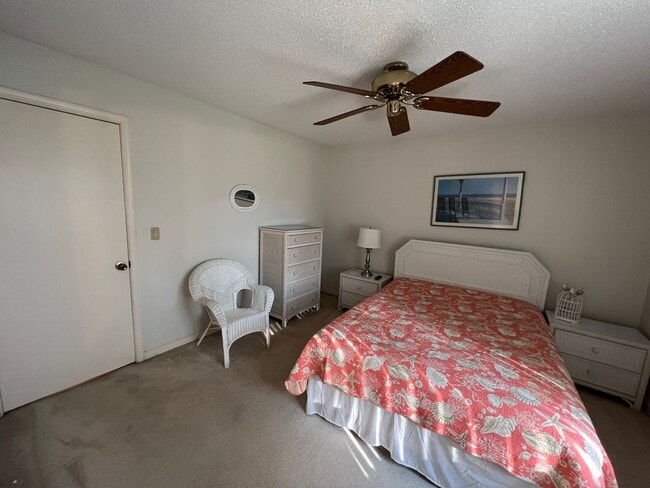 Building Photo - FURNISHED 2 BEDROOM/2 BATH UNIT 2ND FLOOR