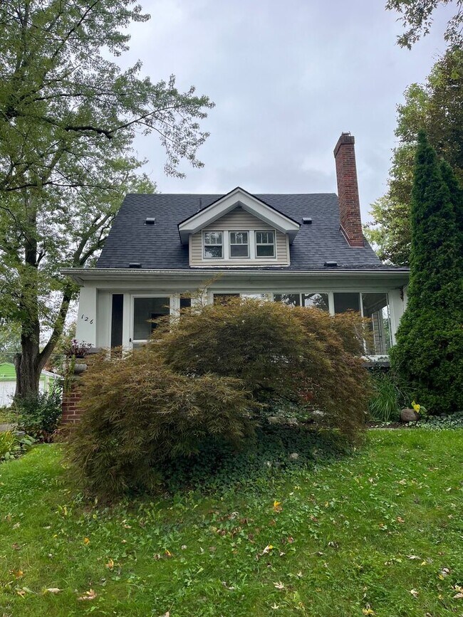 Building Photo - Charming 3BR House in Waterford